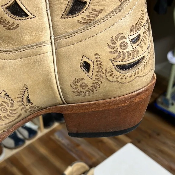 Shyanne Cowboy Boots - Picture 7 of 12